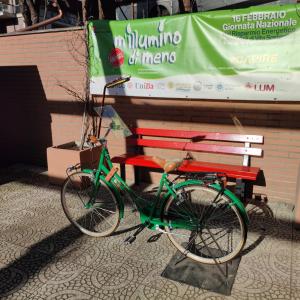 Bicicletta con generatore di elettricità