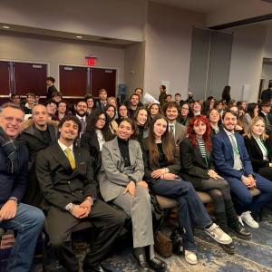 Studenti e personale a New York