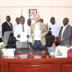 Il Memorandum of Understanding è stato firmato alla presenza del Rettore della MMUST, Prof. Solomon Igosangwa Shibairo, che ha accolto ufficialmente il Prof. Amendolagine